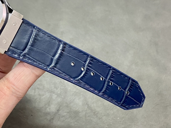 ウブロコピー時計着用イメージ